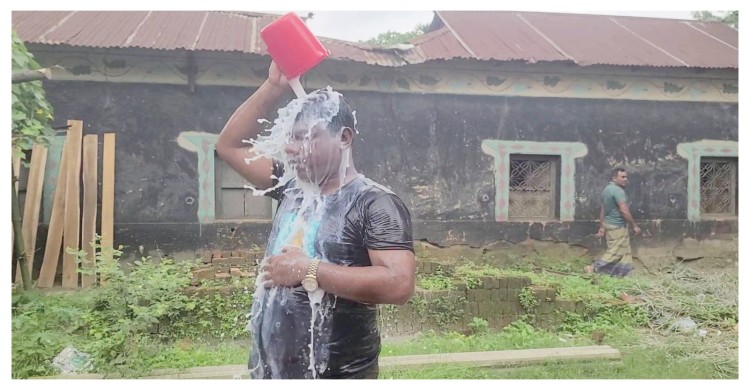 গাজীপুরে দুধ দিয়ে গোসল করে বিএনপির রাজনীতি ছাড়ার ঘোষণা যুবদল নেতার
