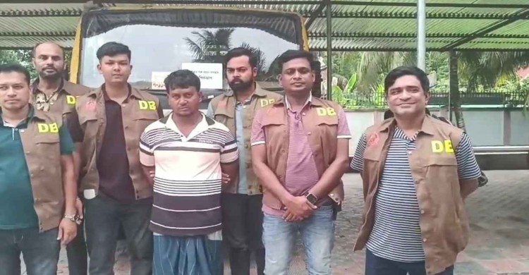 ‎বাগেরহাটে ১১ চোরাই গরু সহ পিকআপ ভ্যান উদ্ধার, গ্রেফতার ৩