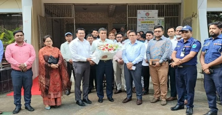 সোনারগাঁও জলাবদ্ধতা নিরসনে দ্রুত পদক্ষেপ ও সরকারি কাজের স্বচ্ছতা নিশ্চিত করতে নির্দেশ দিয়েছেন ঢাকা বিভাগীয় কমিশনার