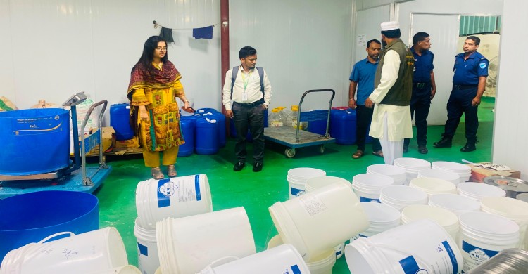 কালীগঞ্জে অনুমোদন ছাড়াই খাদ্য উৎপাদন,৩ লাখ টাকা জরিমানা