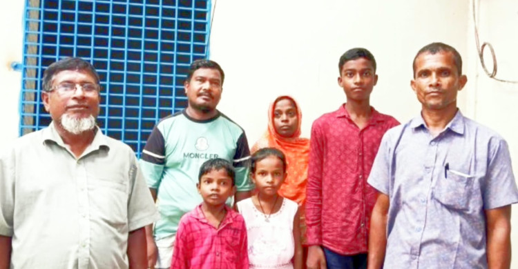 ধামইরহাটে একই পরিবারের পাঁচ সদস্যের ইসলাম ধর্ম গ্রহণ