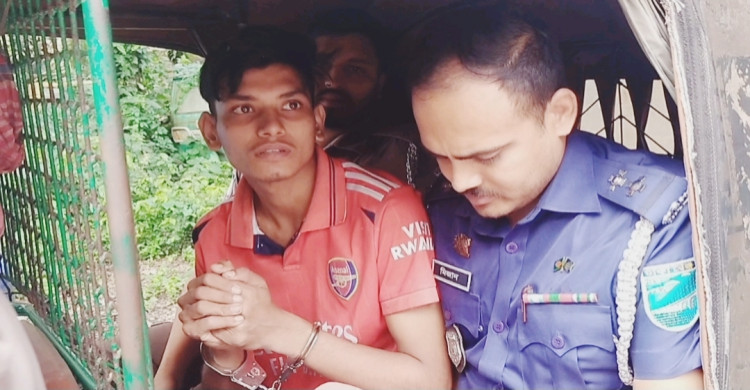 দুই হাত বড়জোর করে মাফ চেয়ে বাসুদেব দেশবাসীর কাছে জীবন ভিক্ষা চাইলেন, আদালতে সোপর্দকালে