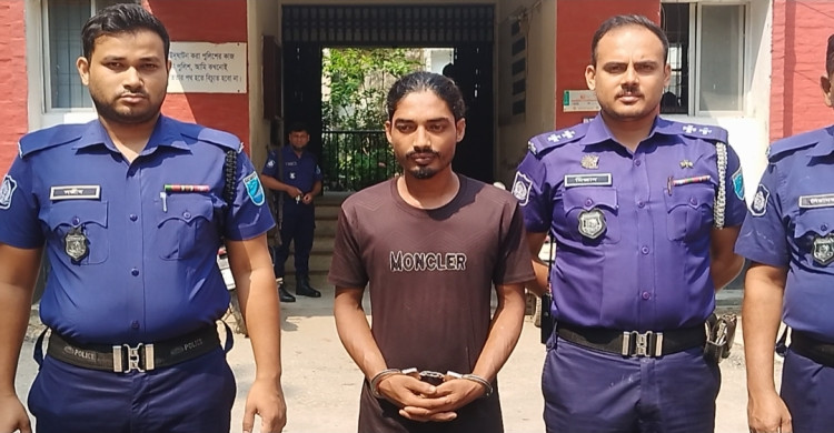 ঘিওরে ৪০০ গ্রাম গাঁজাসহ আখিনুর বাবুকে আটক করেছে পুলিশ