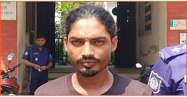 গাঁজা খাওয়ার জন্যে আনছিলাম, পুলিশ স্যার আমারে আটকাইছে; —গাঁজা বিক্রেতা আখিনুর বাবু