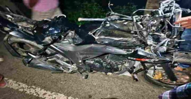 বাগেরহাটে দুই মোটরসাইকেলের সংঘর্ষ, টমটম উল্টে নিহত ৩; আহত ৬