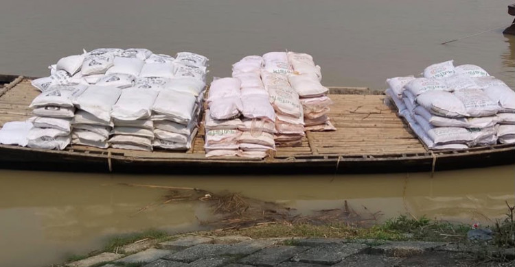 দৌলতপুর সীমান্তে ভারতে পাচারের সময় সাড়ে ৯ টন সার উদ্ধার