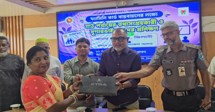 নারীদের সম্মান বৃদ্ধির জন্য প্রধানমন্ত্রী তাদের নামে ফ্যামিলি কার্ড দিয়েছে- এস এম জিলানী
