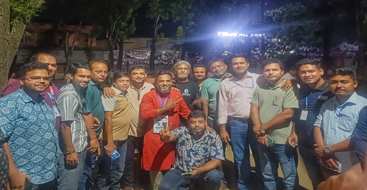 মতলব বাজার বণিক সমিতির নির্বাচনে বিশাল ব্যবধানে সাংবাদিক রেদওয়ান আহমেদ জাকিরের নিরস্কুশ জয়