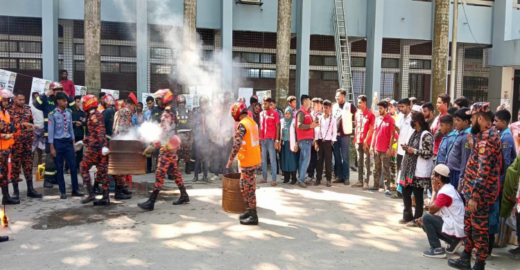 মানিকগঞ্জে ভূমিকম্প-অগ্নিকাণ্ড মোকাবিলায় মহড়া