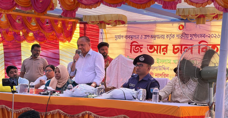 দুর্গাপূজায় বিশৃঙ্খলা করলে ছাড় নয়: এমপি শান্ত