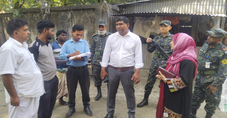 মানিকগঞ্জে ফুচকা বিক্রেতা ও দুই ফলের দোকানে ভ্রাম্যমাণ আদালতে জরিমানা