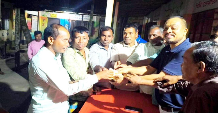 বেতগাড়ীর ১৮ পূজামণ্ডপে আর্থিক সহায়তা দিলেন সাবেক চেয়ারম্যান কামরুজ্জামান লিপ্টন