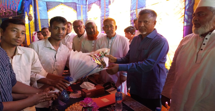 আইনের দৃষ্টিতে সবাই সমান, কেউ সংখ্যাগরিষ্ঠ ও সংখ্যালঘু নয়-প্রতিমন্ত্রী