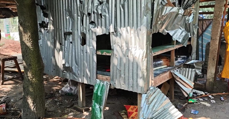 কালীগঞ্জে  দু’পক্ষের সংঘর্ষ, বাড়িঘর ও দোকান ভাংচুর, আহত ৩০