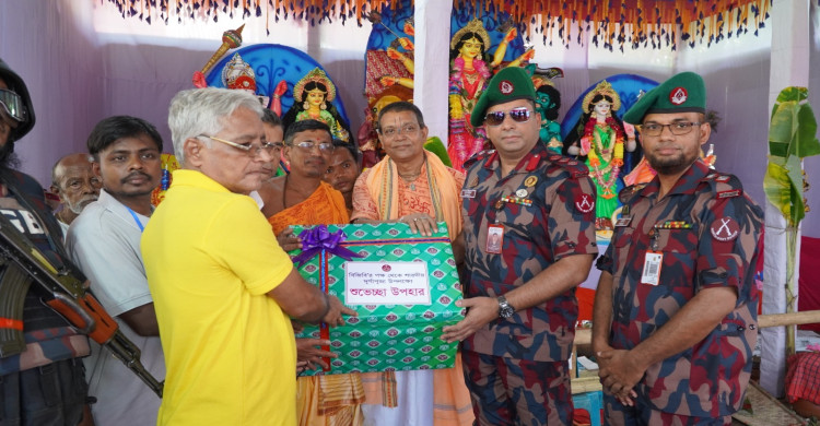 ৬৪টি পূজামণ্ডপে ৫৫ বিজিবির বিশেষ নিরাপত্তা জোরদার, কোটি টাকার চোরাচালান পণ্য উদ্ধার