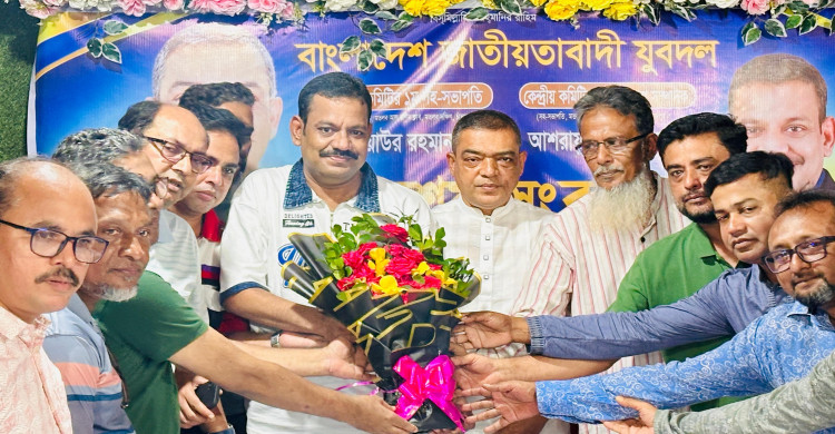 মতলবে কেন্দ্রীয় যুবদলের দুই নেতাকে আল-রশিদ ক্লাবের সংবর্ধনা