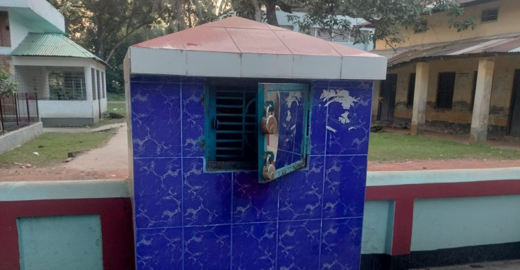 নাটোরের বাগাতিপাড়ায় কেন্দ্রীয় জামে মসজিদের দানবাক্সের তালা ভেঙে চুরি