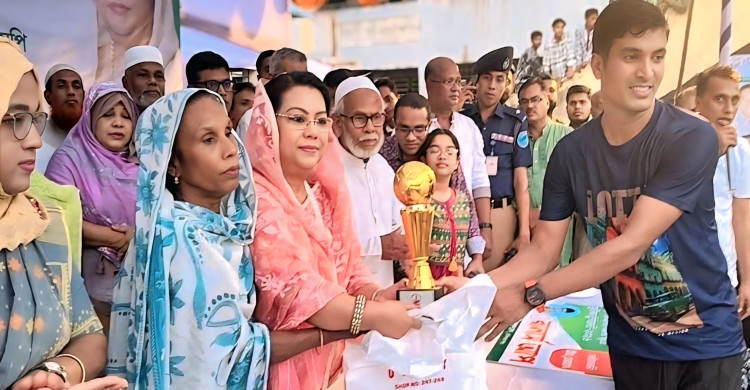 ওস্তাদ মোহাম্মদ আলী স্মৃতি ফুটবল টুর্নামেন্টে চ্যাম্পিয়ন মাসুম ফুটবল একাডেমি