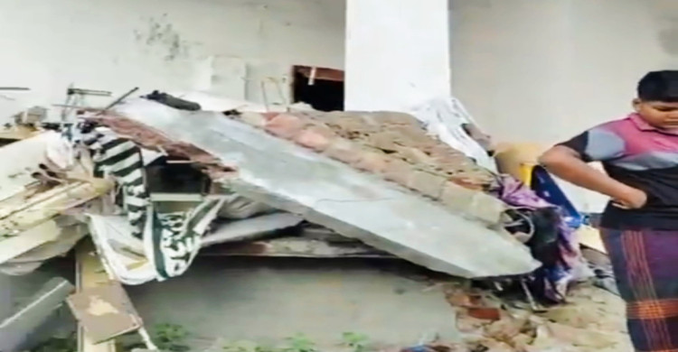গাজীপুর মহানগরে সেপটিক ট্যাংকের গ্যাস বিস্ফোরণে প্রাণ গেল নারী পোশাককর্মীর, আহত ২