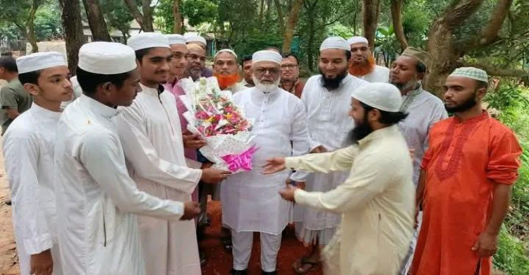 কালীগঞ্জে কোটি টাকার বেশি ব্যয়ে গোলাবাড়ী জামে মসজিদের নির্মাণ কাজ উদ্বোধন