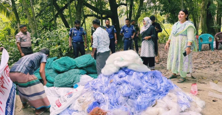 মা ইলিশ রক্ষায় আগাম অভিযান, শিবালয়ে ২০ লাখ টাকার নিষিদ্ধ জাল ধ্বংস
