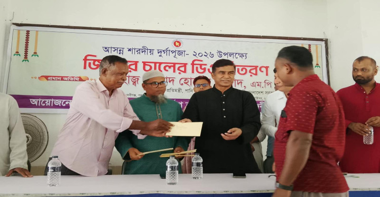 ২১৩ পূজামণ্ডপে চাল বরাদ্দ, নিরাপত্তা নিশ্চিতে কঠোর হুঁশিয়ারি প্রতিমন্ত্রী ফরহাদ আজাদের