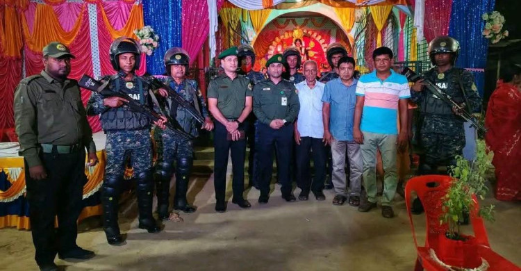 জয়পুরহাট সদর উপজেলার বিভিন্ন পূজামণ্ডপ পরিদর্শনে জেলা আনসার-ভিডিপি কমান্ড্যান্ট আব্দুর রাহিদ