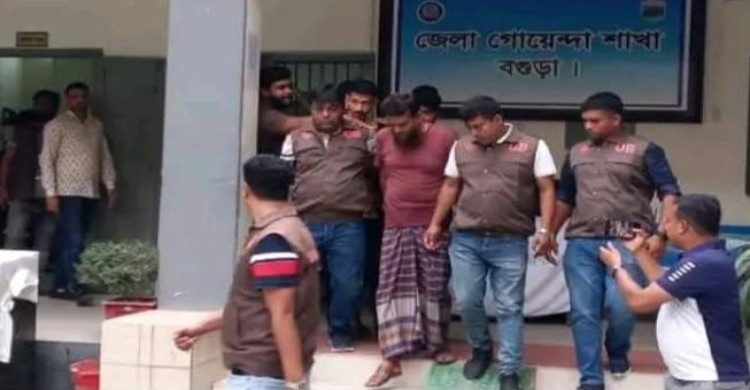 পুলিশ পরিচয়ে ১০২ ভরি স্বর্ণ ছিনতাই: ৮৮ লাখ টাকাসহ গ্রেপ্তার ৪
