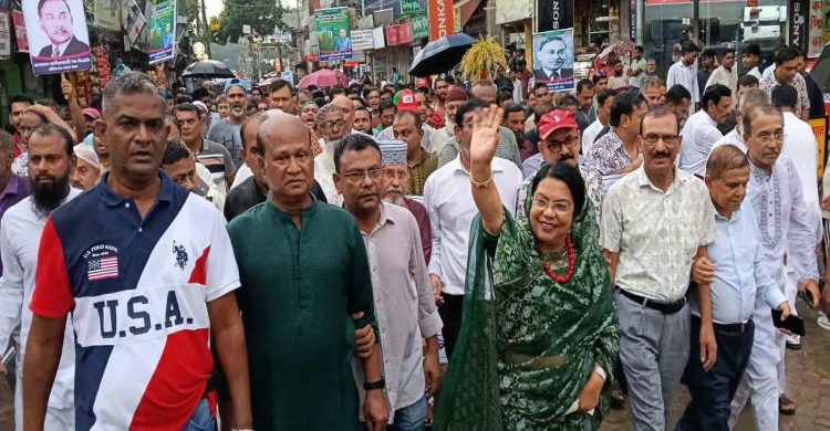 বিএনপির ৪৮তম প্রতিষ্ঠাবার্ষিকীতে মানিকগঞ্জে মাছের পোনা অবমুক্ত করলেন খাদ্যমন্ত্রী রিতা