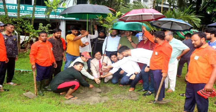 গোপালগঞ্জ বিজ্ঞান ও প্রযুক্তি বিশ্ববিদ্যালয়ে সপ্তাহ ব্যাপী বৃক্ষরোপণ কর্মসূচির উদ্বোধন