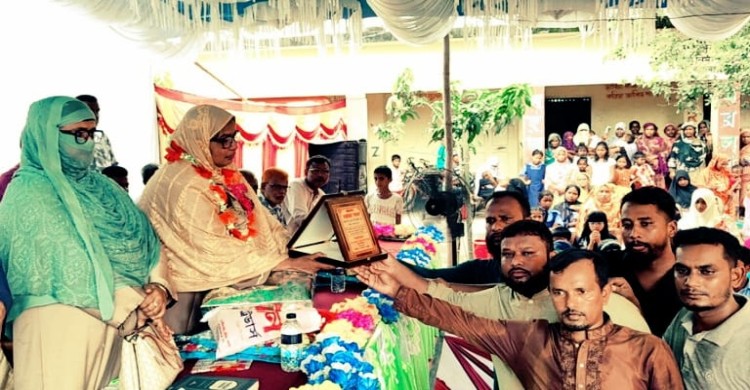 ৩৬ বছরের কর্মজীবনের ইতি, প্রিয় শিক্ষককে বিদায়ে আবেগাপ্লুত দেবীগঞ্জের শিক্ষার্থীরা