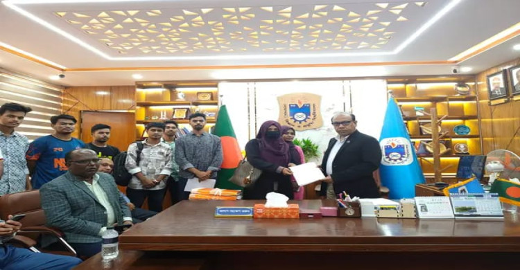 নারী শিক্ষার্থীদের নিয়ে কুরুচিপূর্ণ মন্তব্য, ৪৮ ঘণ্টার মধ্যে আইনত ব্যবস্থার দাবিতে নোবিপ্রবিতে মানববন্ধন