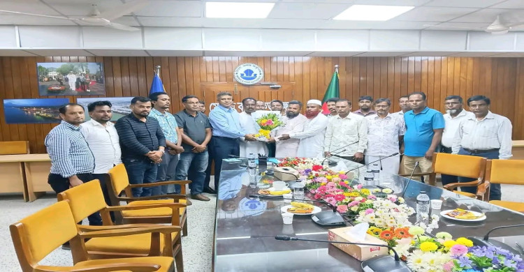 ‎মোংলা বন্দর কর্তৃপক্ষের চেয়ারম্যানের সাথে নবনির্বাচিত সিবিএ নেতাদের সৌজন্য সাক্ষাৎ