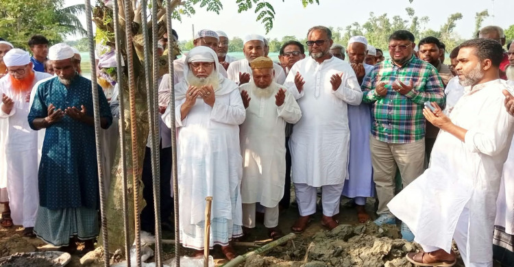 পাঁচবিবিতে মাদ্রাসার নতুন ভবনের ভিত্তিস্থাপন উপলক্ষে দোয়া মাহফিল