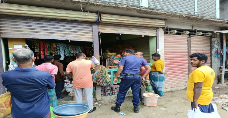মাগুরার শ্রীপুরে এক রাতে চার দোকানে চুরি, নাইটগার্ডের বিরুদ্ধে দায়িত্বে অবহেলার অভিযোগ