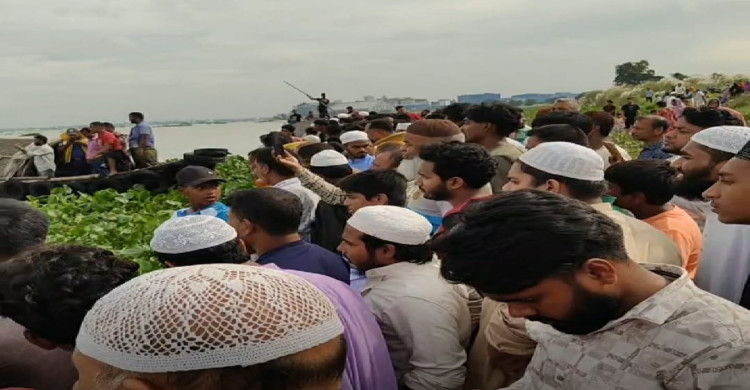 সোনারগাঁও মেঘনা নদীতে গোসল করতে নেমে নিহত তিন স্কুল ছাত্রের মৃত্যুর ঘটনায় এক বাল্কহেড সহ চারজন আটক