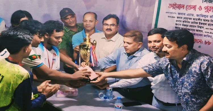মানিকগঞ্জে দাশড়া পল্লী মঙ্গল সমিতিকে হারিয়ে চ্যাম্পিয়ন ফ্যালকন