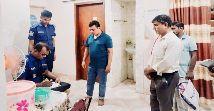 মানিকগঞ্জে ভিক্ষুকের ছদ্মবেশে ফ্ল্যাটে ঢুকে বৃদ্ধাকে হাতুড়িপেটা, স্বর্ণের চেইন ছিনতাই