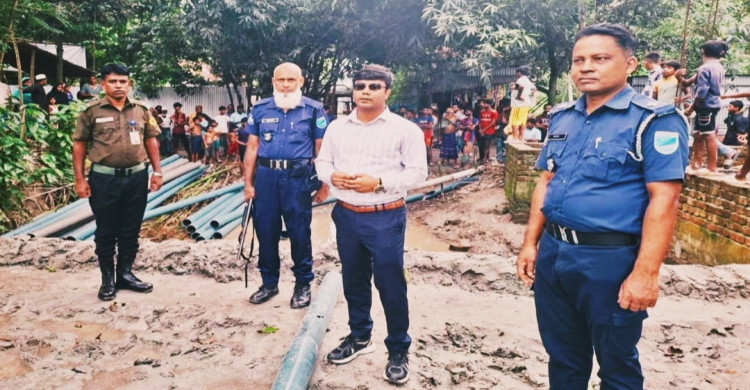 দৌলতপুর ধলেশ্বরী নদীতে অবৈধ ড্রেজার, এক লাখ টাকা জরিমানা