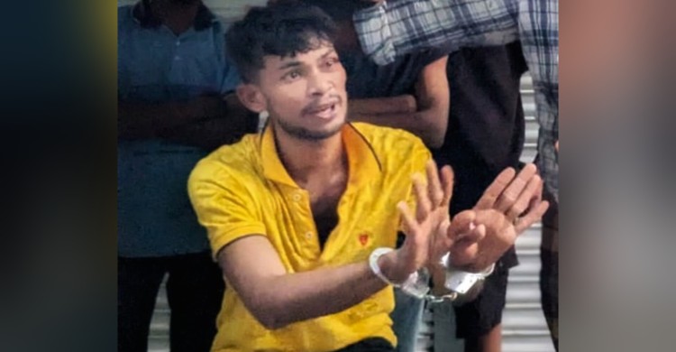 মতলবে কবরস্থানে ইয়াবা সেবনের, এলাকাবাসীর হাতে আটক যুবক