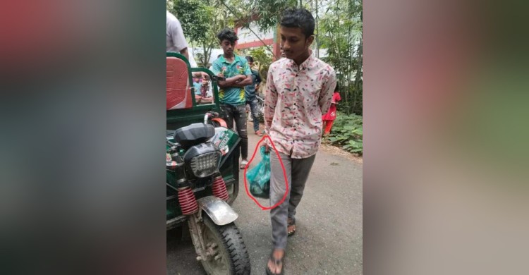 ধামইরহাটে কবর খুঁড়ে মুক্তিযোদ্ধার কঙ্কাল চুরি, জড়িত স্কুলপড়ুয়া শিক্ষার্থী